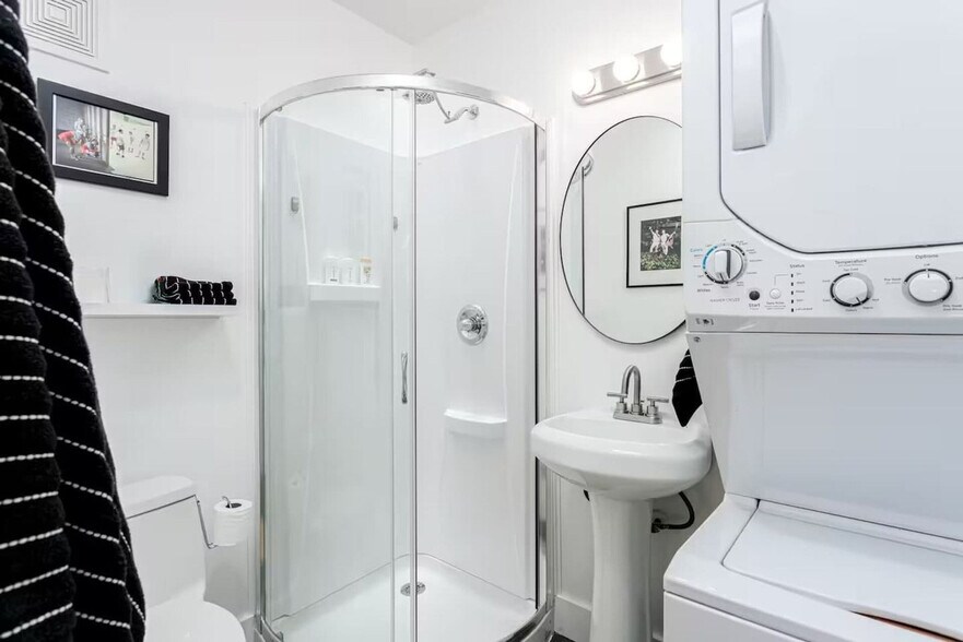 Building Photo - 205 Third Street Southeast-SI ID1502045P