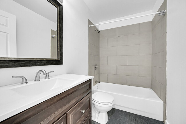 Building Photo - $2,295.95, 3-bed, 3-bath, located in Longmont with a washer and dryer and $300 off the first mont...