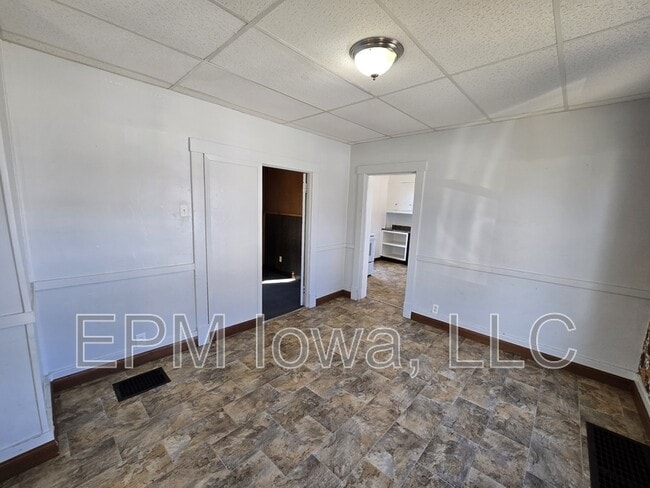 Building Photo - 1017 19th St SE