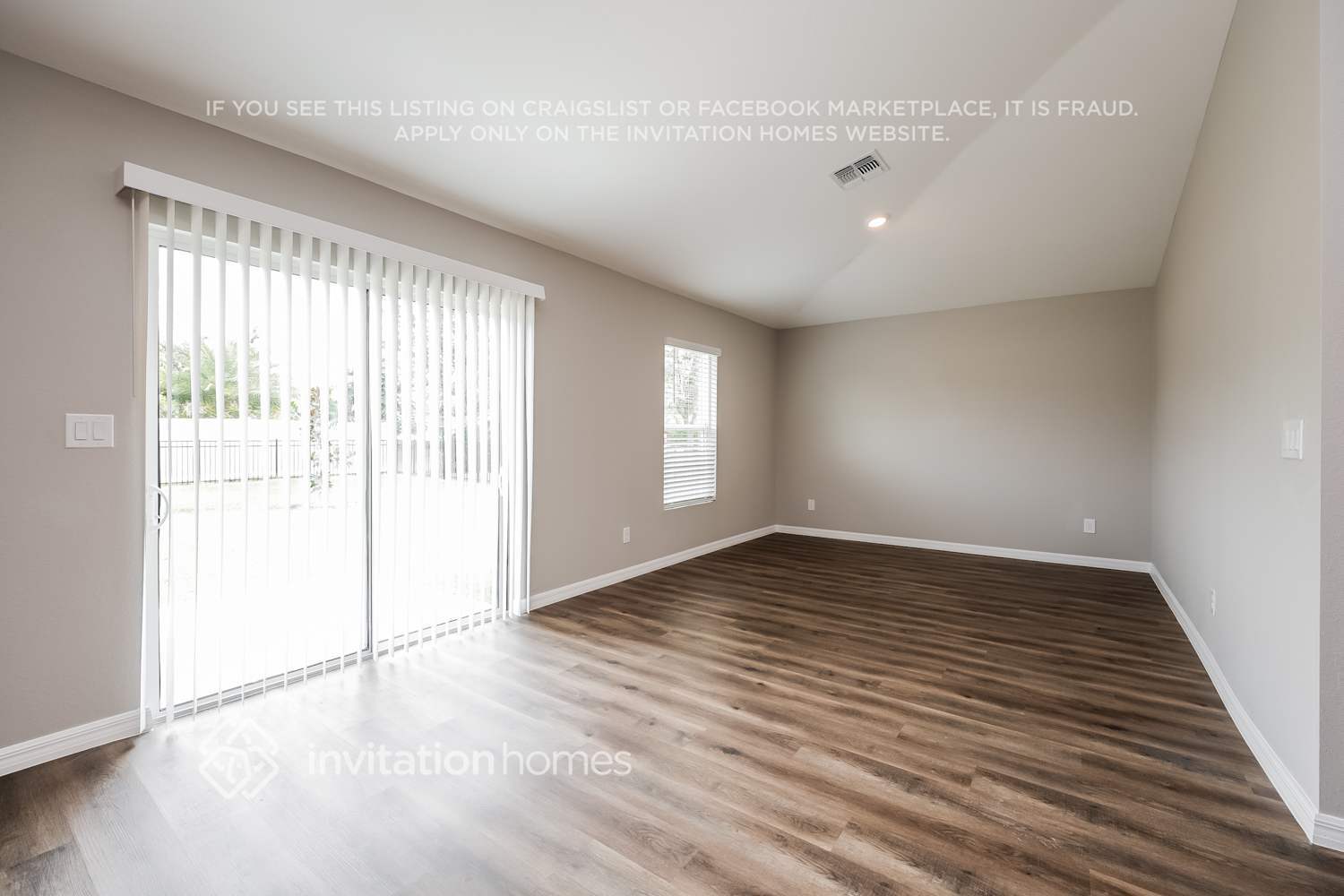 Building Photo - 2882 Logsdon St