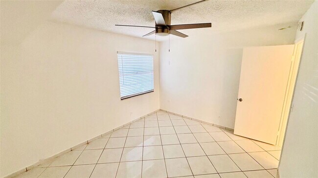 Building Photo - 1200 SW 124th Terrace
