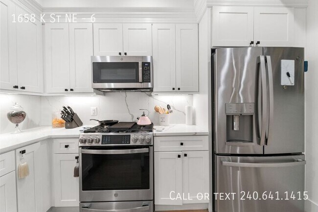 Building Photo - 1658 K St NE