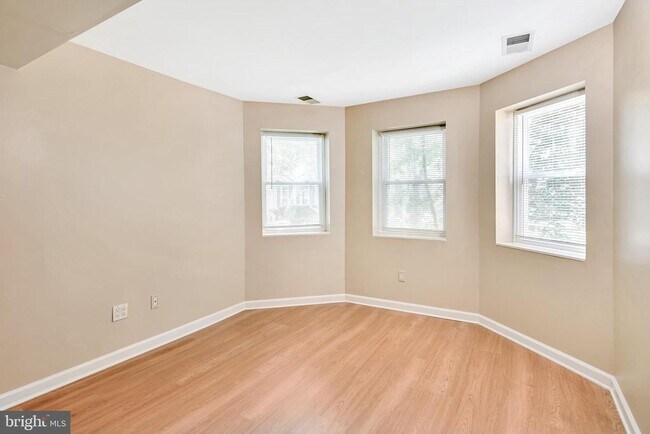 Building Photo - 21102 Raintree Ct
