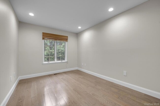 Building Photo - 2-41 Oak Park Drive Unit