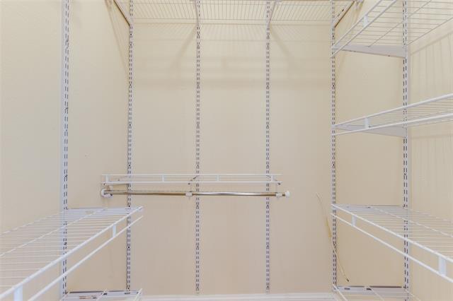 Building Photo - 6211 W Northwest Hwy