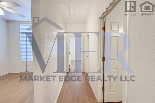 Building Photo - 4Bed/2.5Bath Home at Deer Valley Rd/67th Ave! $399 MOVE-IN SPECIAL! Ready for Immediate Move-In!