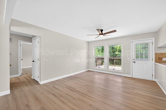 Building Photo - 2765 Chelsea Dr