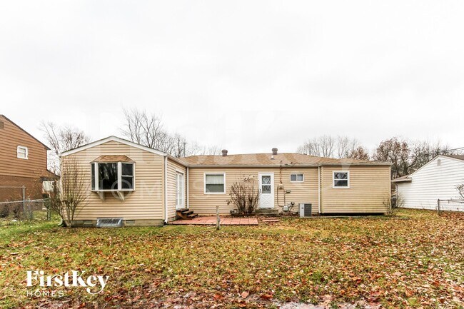 Building Photo - 1426 Moores Manor