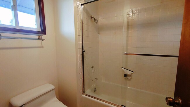 Building Photo - This Great Mt. Park Home with 3 Bedroom 2 ...