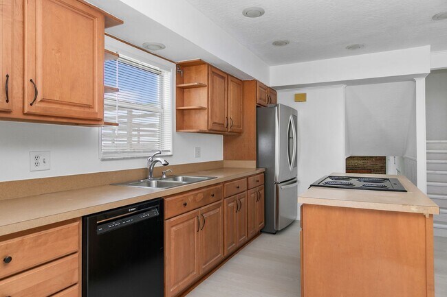 Building Photo - 7810 S Tropical Trail