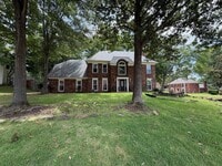 Building Photo - 2910 Foster Dale Cove