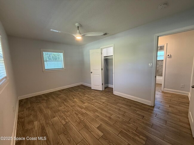 Building Photo - 337 Mc Leod Dr