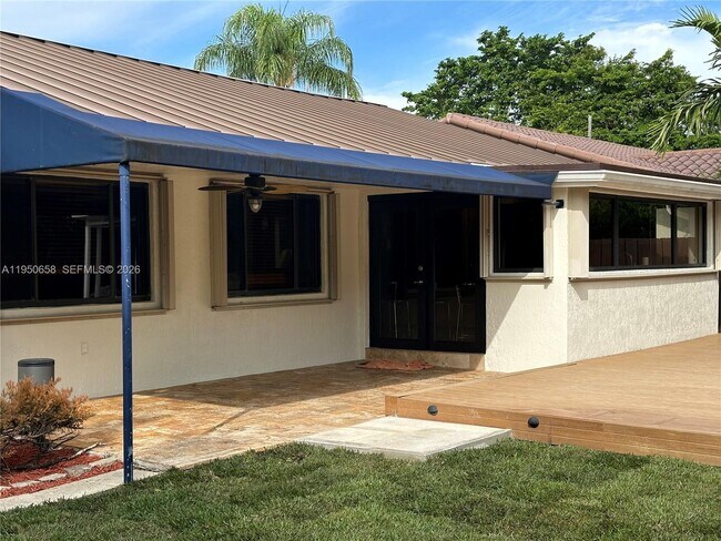 Building Photo - 8035 SW 89th Ct