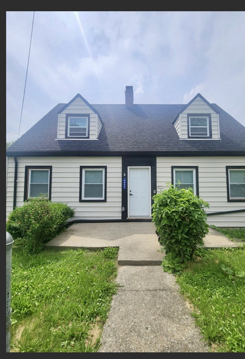 Building Photo - 3555 Lossing St