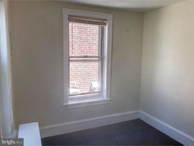 Building Photo - 306 Leverington Ave