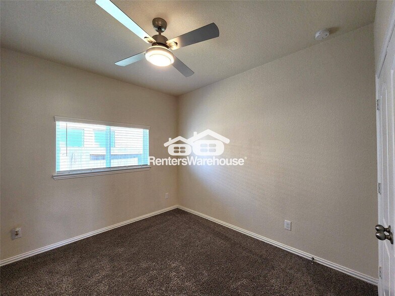 Building Photo - 12708 S Shore Dr