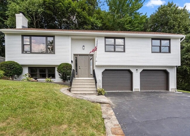 Primary Photo - 23 Whitten St