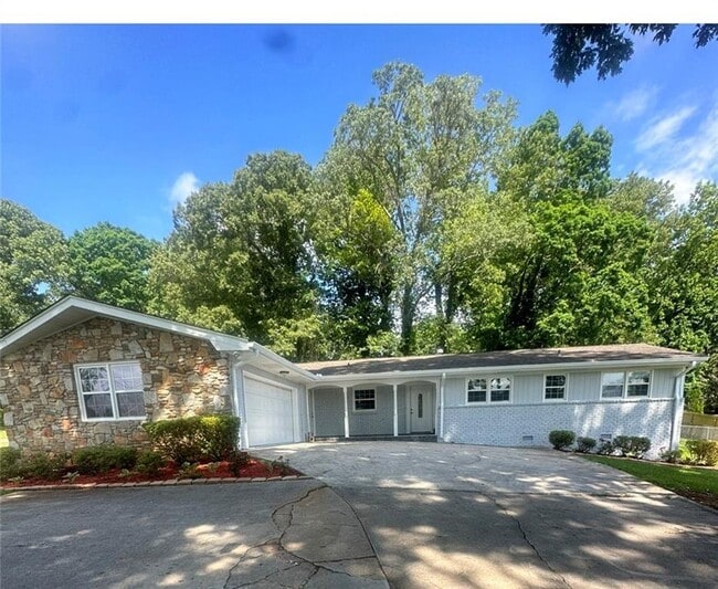Primary Photo - 2251 S Hairston Rd