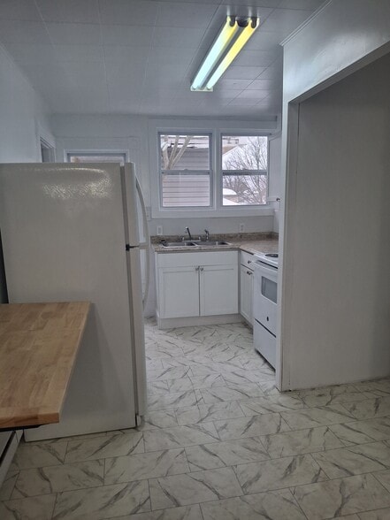 Building Photo - 28 Western Ave