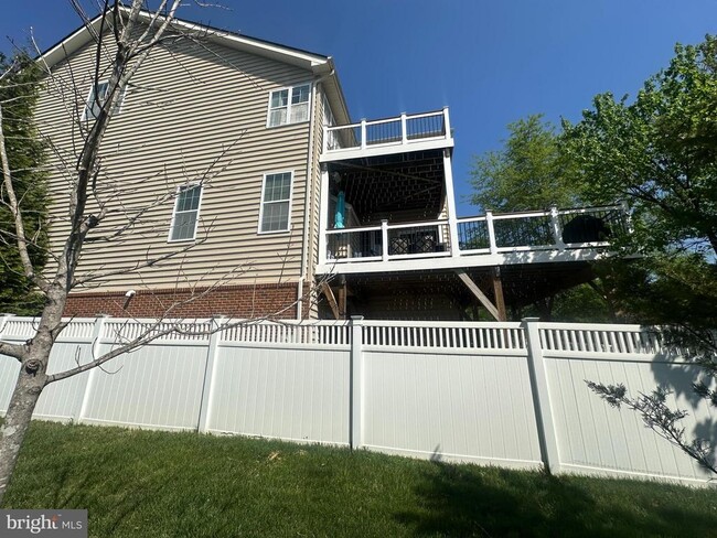 Building Photo - 4512 Grazing Way