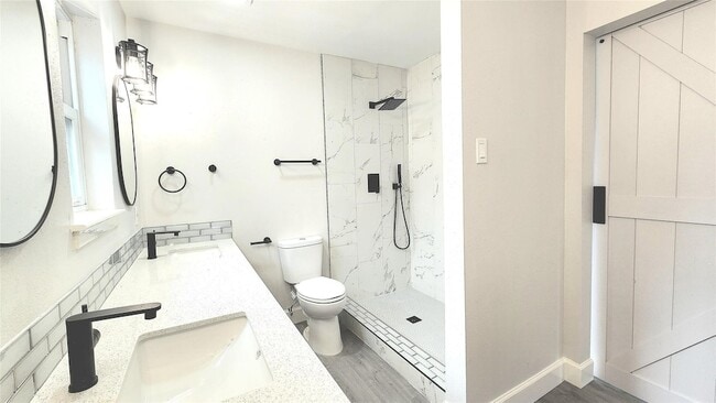 Building Photo - 403 Vance St