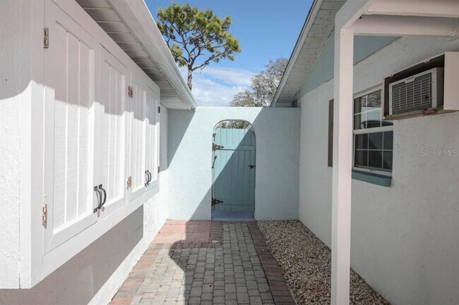 Building Photo - 1000 Gantt Ave
