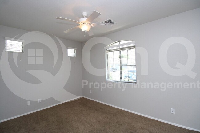 Building Photo - 2749 E Rakestraw Ln