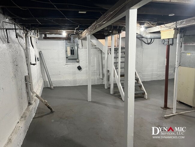 Building Photo - 3 Bedroom, 1 Bathroom House By Augustana &...