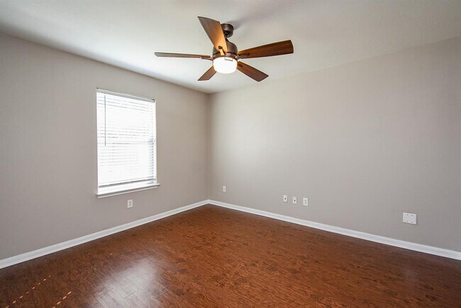 Building Photo - 6902 Manor Terrace Ln