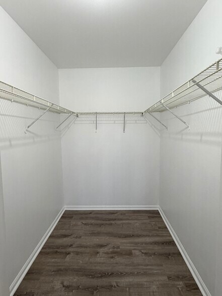 Building Photo - 614 Waterford Dr