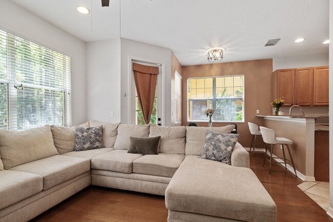 Building Photo - West Meadows 3 Bedroom Townhome Awaits!