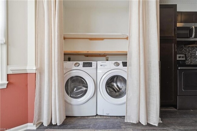 Building Photo - 1328 Mill Lake Quarter