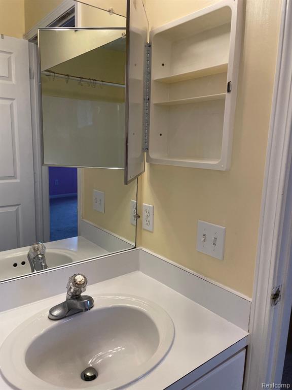 Building Photo - 38463 Saratoga Cir