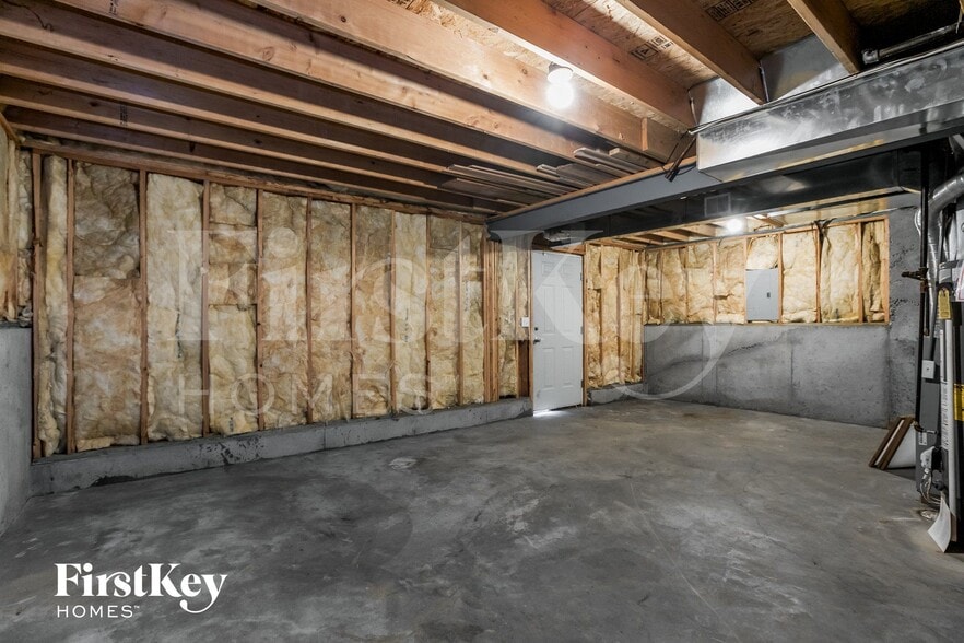 Building Photo - 11104 Highview Rd