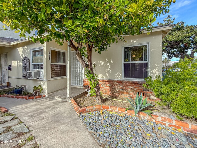 Building Photo - 5027 Cahuenga Blvd