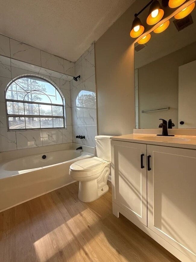 Building Photo - 3 Bed 2.5 Bath in Atlanta!