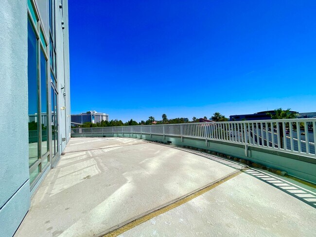 Building Photo - Highrise with view of Sphere