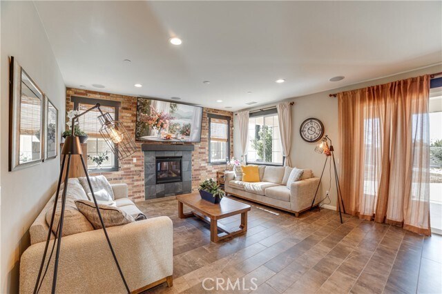 Building Photo - 1653 Lucas Ln