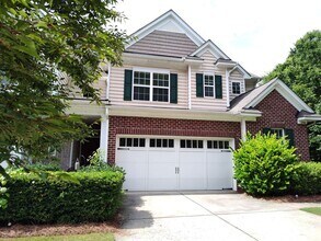 Building Photo - Move-in ready Townhome with in Stone Creek...