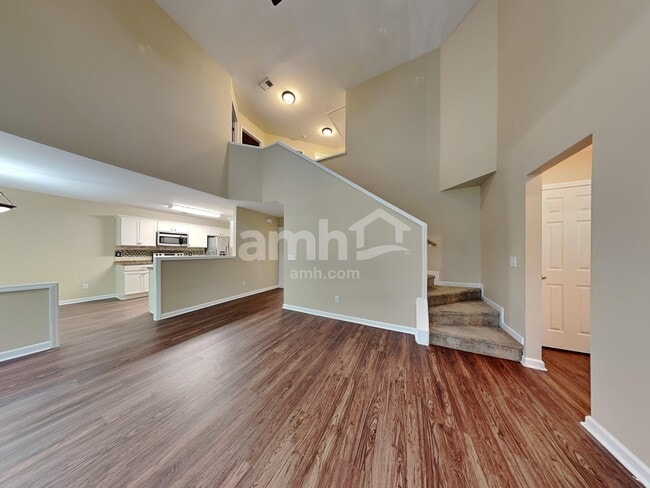 Building Photo - 1536 Cardinal Ln