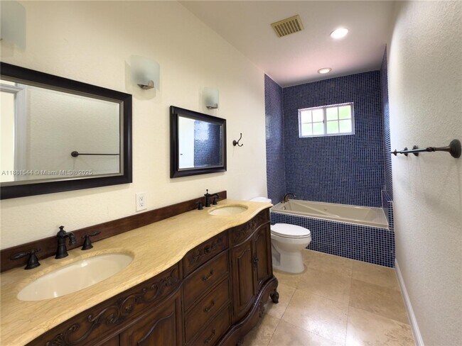 Building Photo - 3022 Indiana St