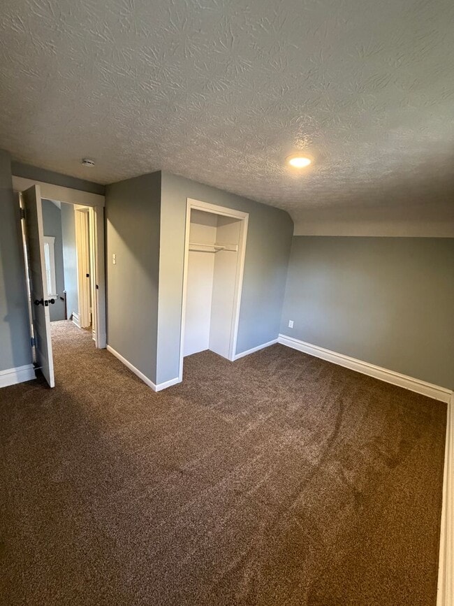 Building Photo - Spacious Akron Home – Lease to Purchase or Vouchers Only | Open House Feb 8