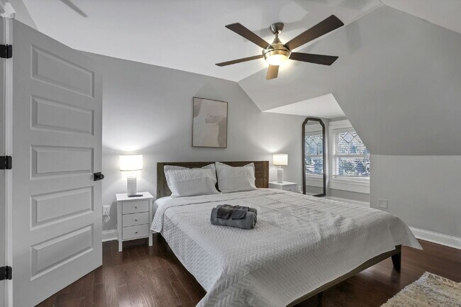 Building Photo - Stunning Restored 4BR Home Steps from Goodale Park & the Short North