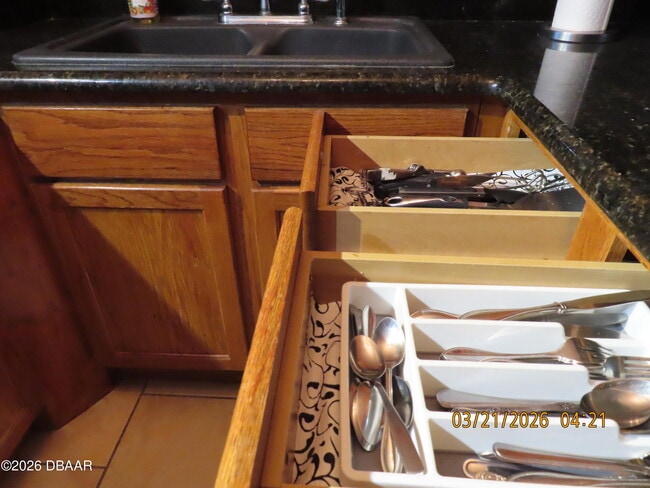 Building Photo - 3043 S Atlantic Ave