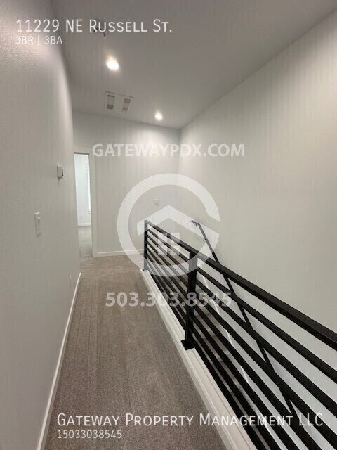 Building Photo - 11229 NE Russell St
