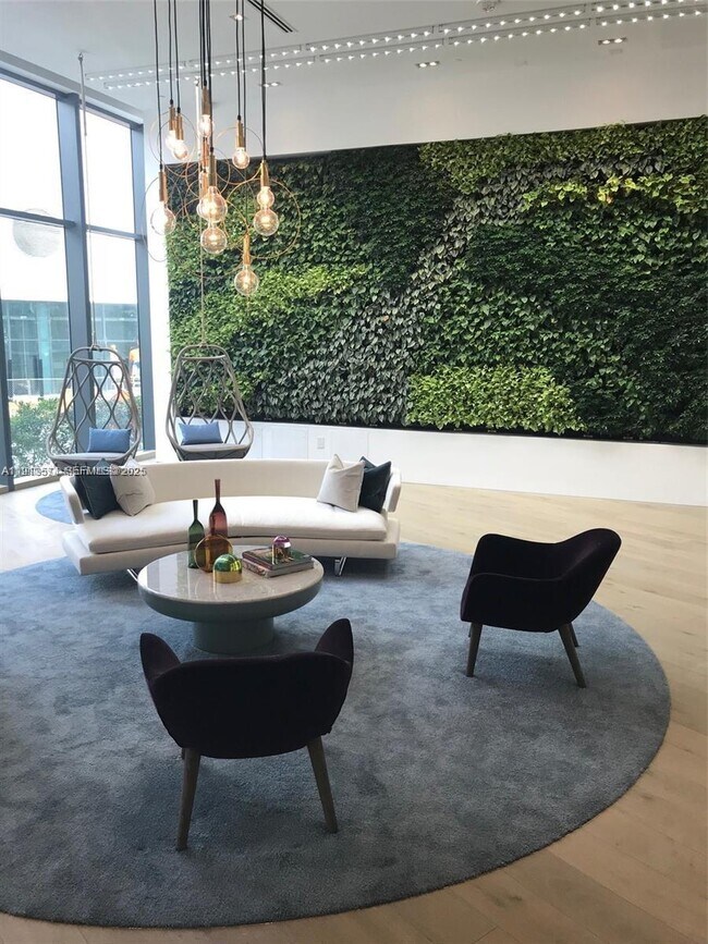 Building Photo - 650 NE 32nd St