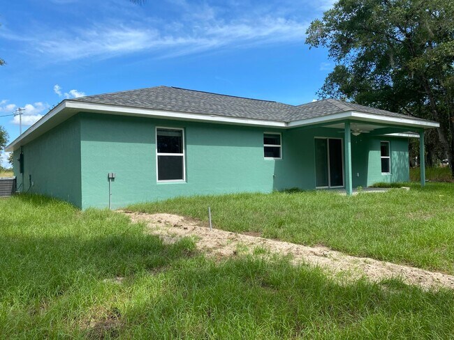 Building Photo - Custom Home - Desirable SE Ocala Neighborh...