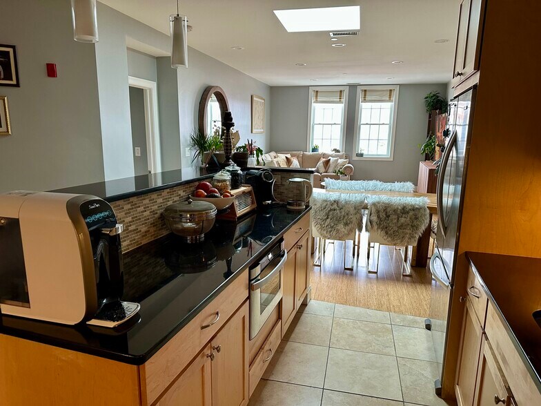 Building Photo - 30 High St