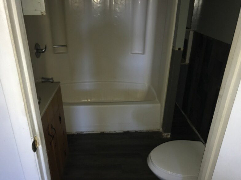 Building Photo - 10032 Hwy 421 S