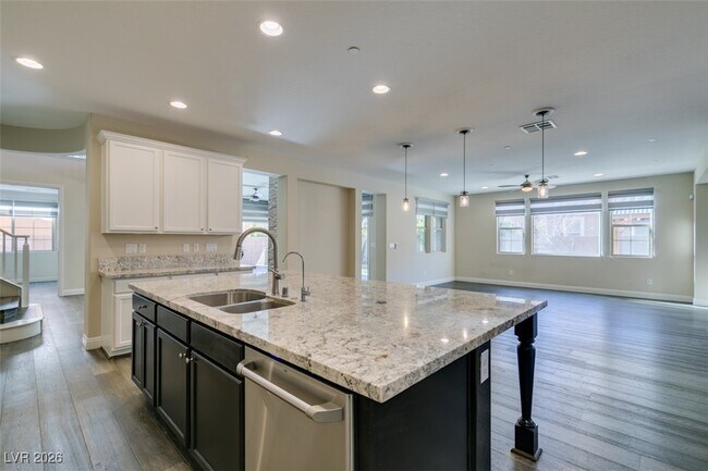 Building Photo - 2497 Birch Hollow St